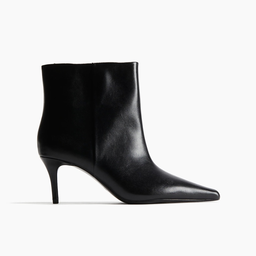 HEELED BOOTS